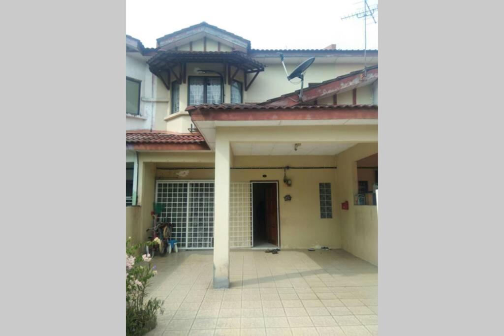 Orked Aeridina Homestay Puchong Luaran gambar