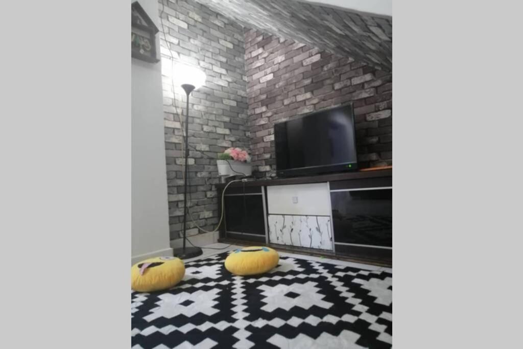 Orked Aeridina Homestay Puchong Luaran gambar